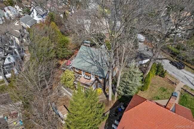 Building Photo - 32 Merriam Pl