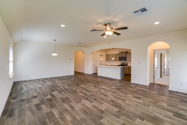 Building Photo - 3500 Pauling Loop