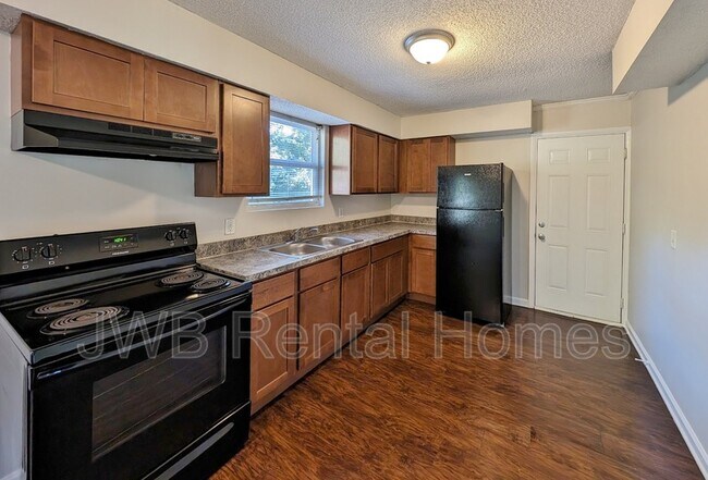 Building Photo - 3025 Armstrong St