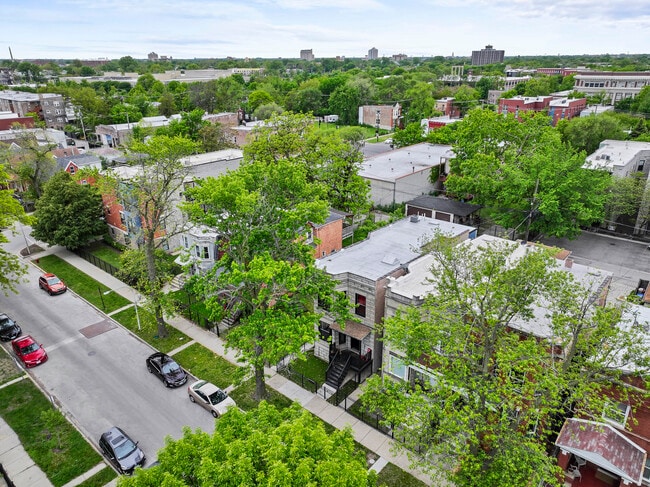 Building Photo - 614 N Troy St