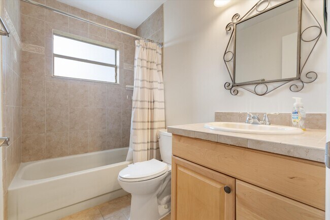 Building Photo - 1394 Gallinule Cir