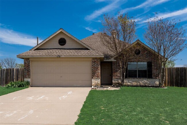 Building Photo - 121 Price Cir