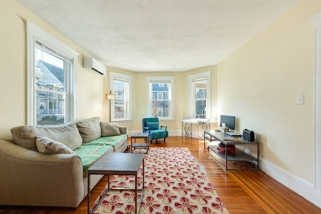 Building Photo - 21 Ericsson St