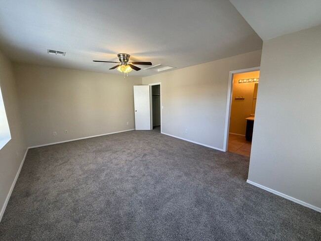 Building Photo - WATERFORD SQUARE COMMUNITY 3 BED 2.5 BATH **ASK ABOUT A MOVE IN SPECIAL!