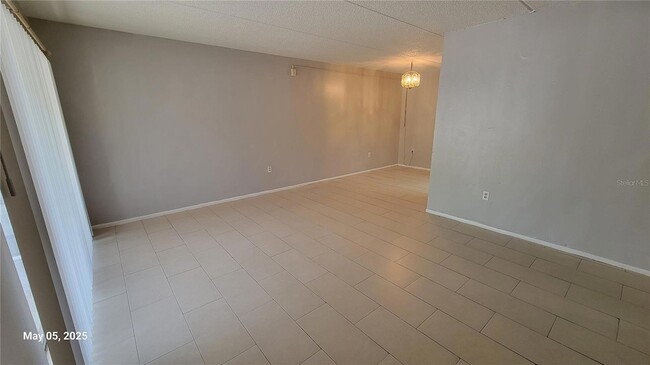 Building Photo - 1904 Honour Rd