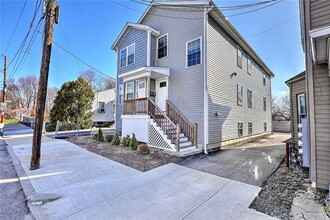 Building Photo - 119 Bowdoin St