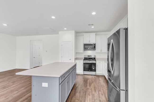 Building Photo - 335 Chapman Cir