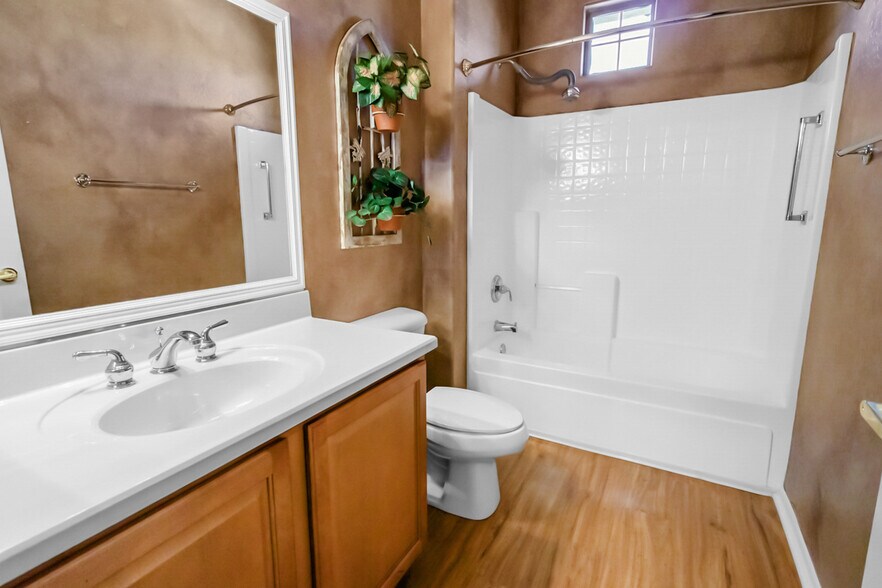 Building Photo - 17547 W Calistoga Dr