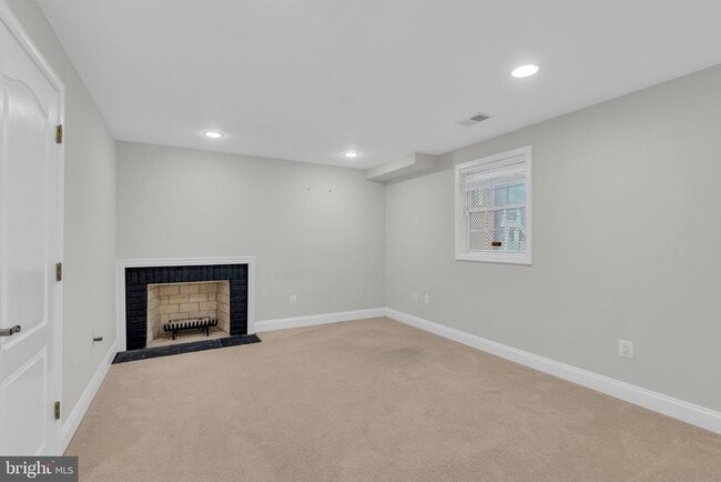 Building Photo - 7205 Van Ness Ct