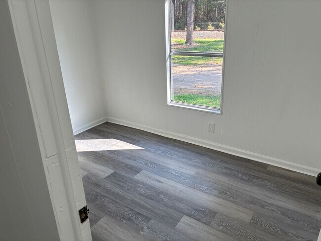 Building Photo - Newly remodeled home is located in Lancaster, SC 29720.