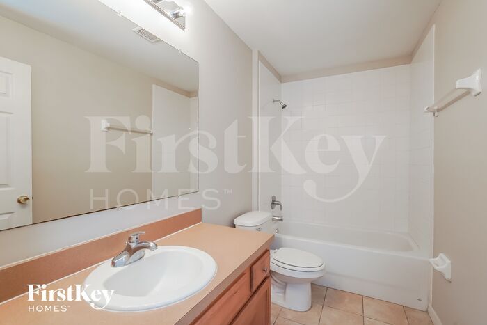 Building Photo - 4724 13th St SW