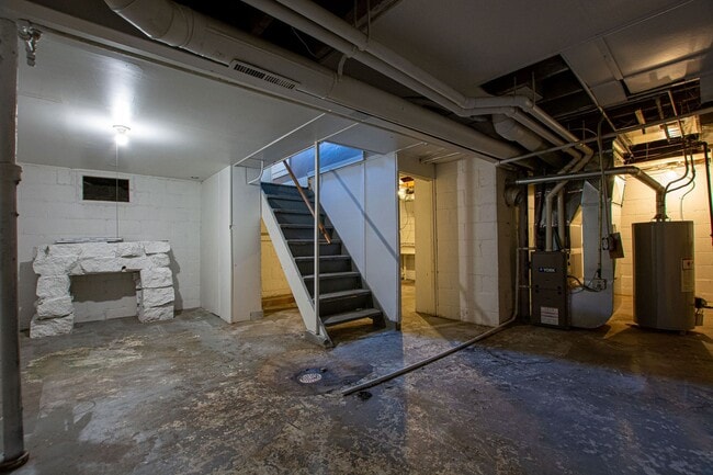 Building Photo - Cute 1 Bedroom / 1 Bath Home with Fenced i...