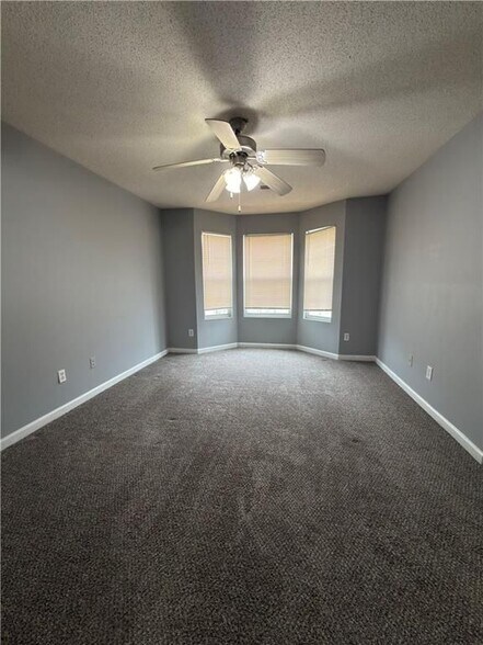 Building Photo - 549 Maggie Ln