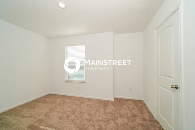 Building Photo - 4 Bedroom Pet-Friendly Home in New Braunfels, TX with Main Street Renewal