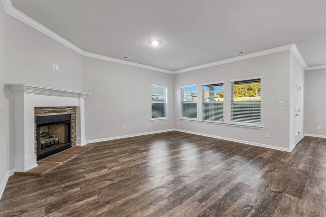 Building Photo - 303 Ivyleaf Dr