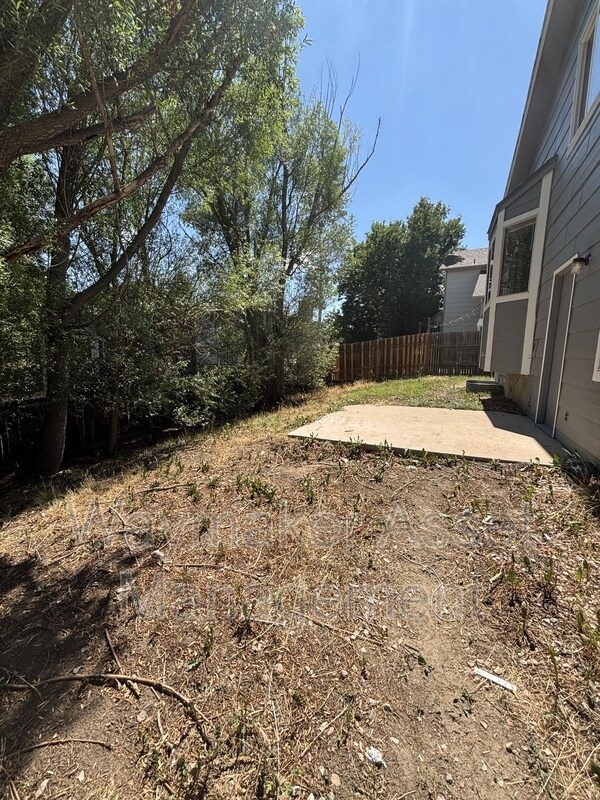 Building Photo - 5735 Grapevine Dr