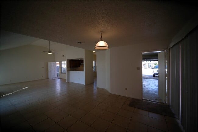 Building Photo - 12051 Spring Grove Dr