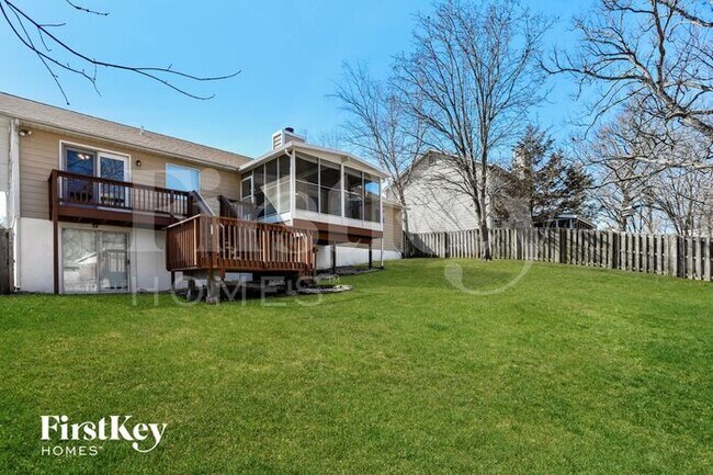 Building Photo - 4 W Park Dr