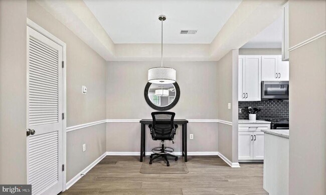 Building Photo - 20451 Chesapeake Square