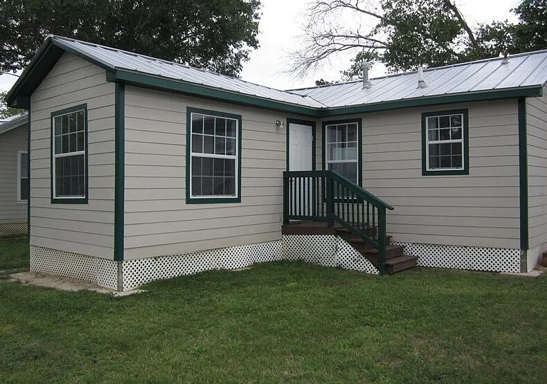 Building Photo - 706 Leonard Dr