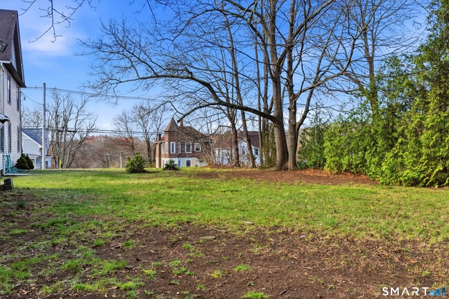 Building Photo - 43 Dunham St