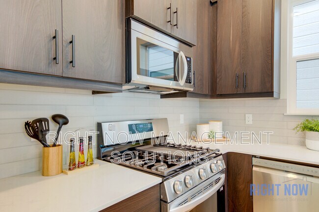 Building Photo - 2104 N 35th St