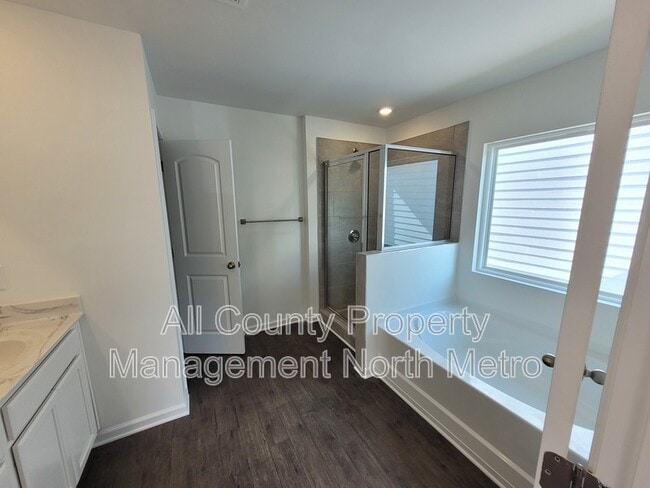 Building Photo - 18 Berry Dr