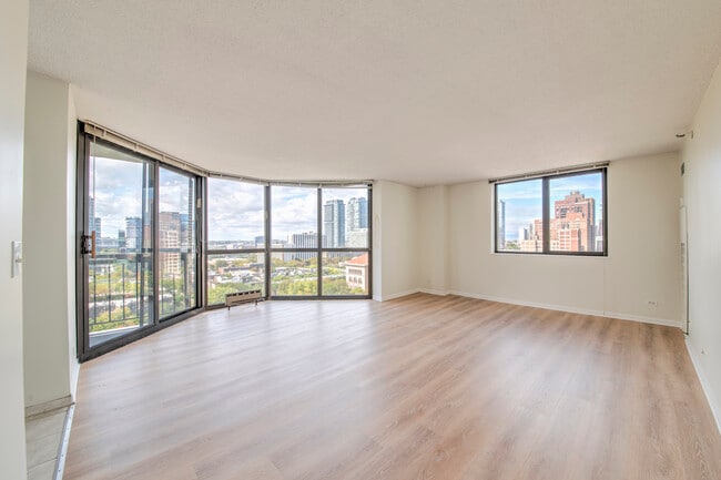 Building Photo - 33 W Delaware Pl