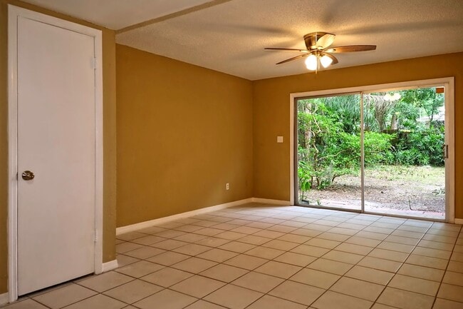 Building Photo - Spacious 2/2 Maitland Townhome with large ...