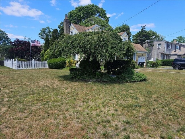 Building Photo - 1076 Carll Dr
