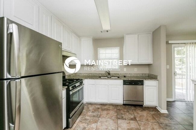 Building Photo - 3 Bedroom Pet-Friendly Home in Union City, GA with Main Street Renewal