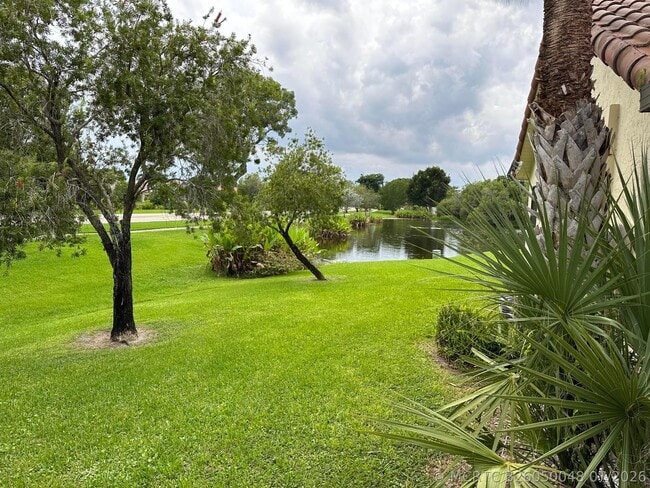 Building Photo - 10300 Hidden Springs Ct