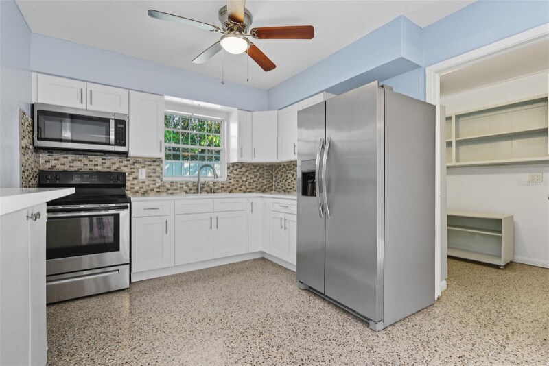 Building Photo - 7101 N Howard Ave