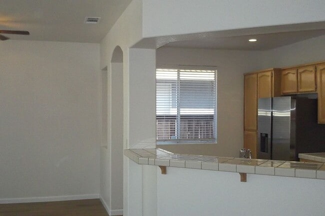 Building Photo - Solar electric home in the Laguna area of Elk Grove