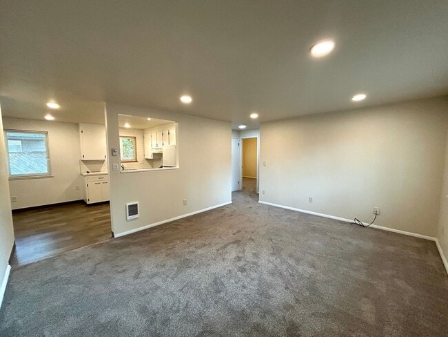 Building Photo - 1308 N Alder St