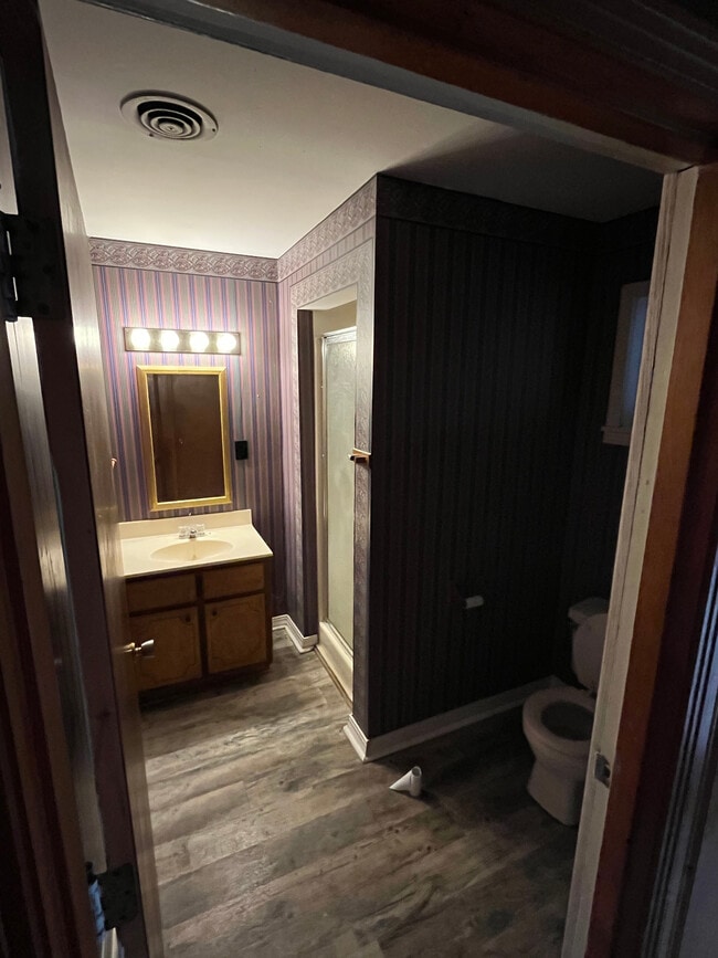 Shower/bath - 116 Union Ave