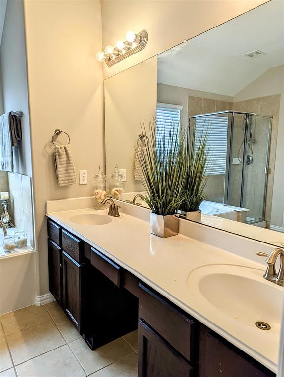 Building Photo - 10718 Wall Fern Way