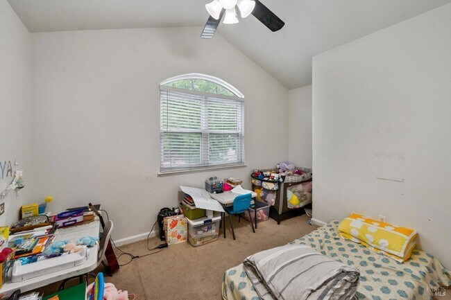 Building Photo - 3500 Crownridge Dr