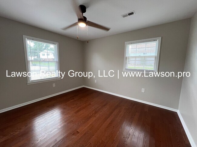 Building Photo - Five Bedroom, Updated Split Level in South...