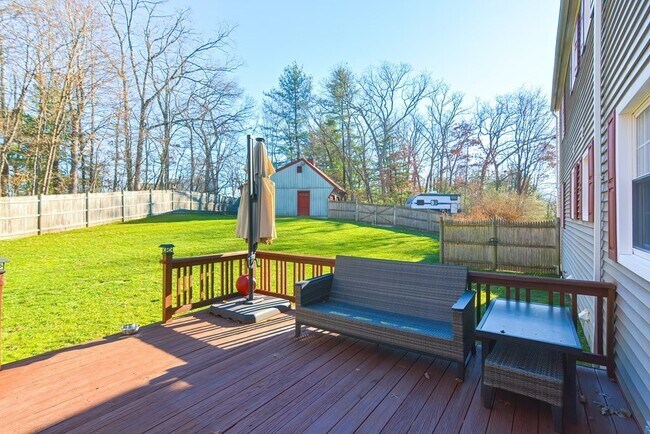 Building Photo - 110 Oswego St