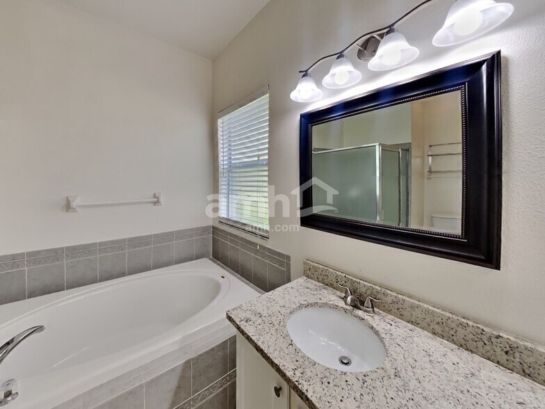 Building Photo - 8124 Diablo Ct