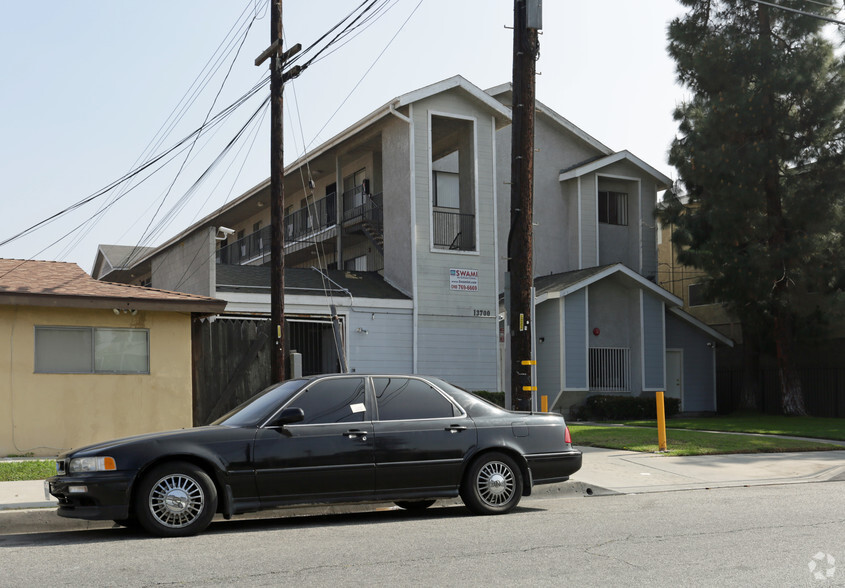 Primary Photo - Greystone Apartments