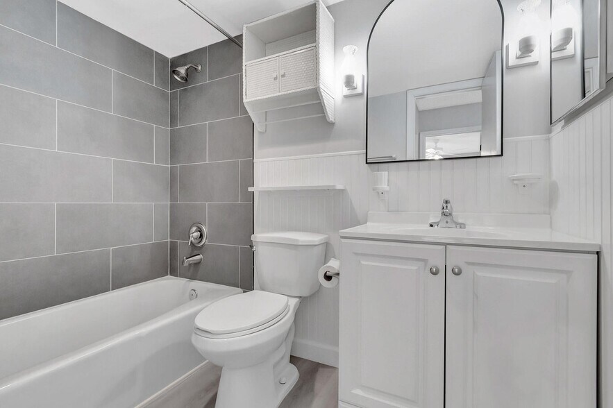 Building Photo - 1271 NW 13th St