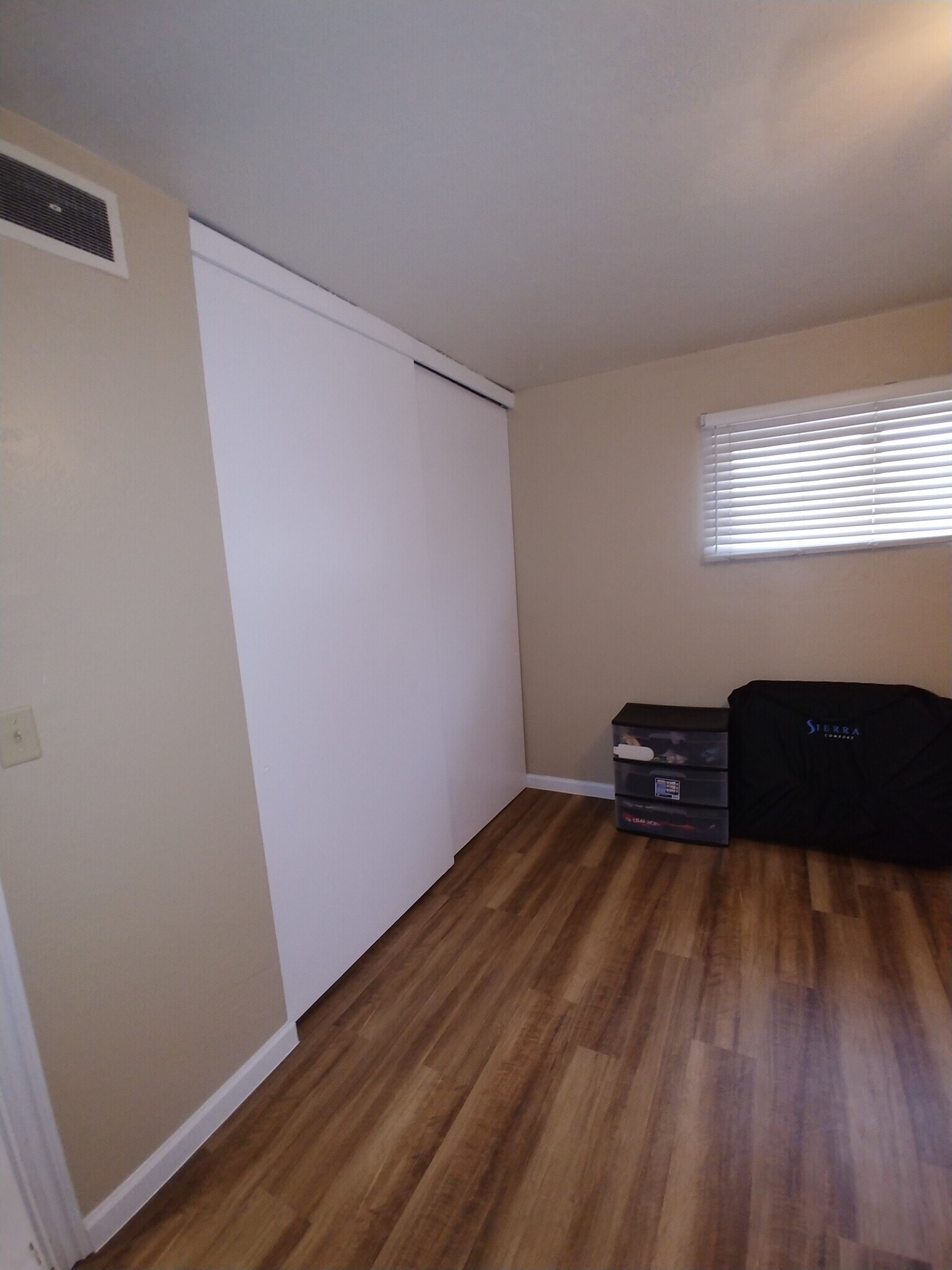 Bedroom 2 - large closet - 1410 E St