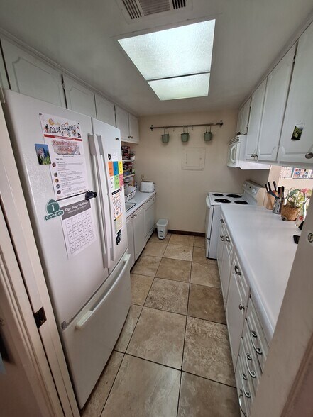 Building Photo - 5042 Glide Dr