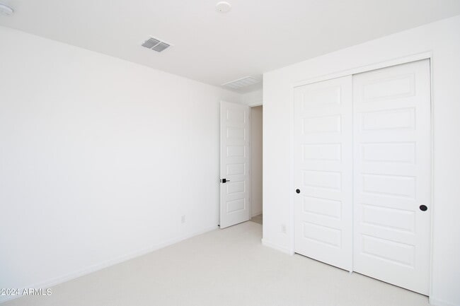 Building Photo - 8725 W Medlock Dr