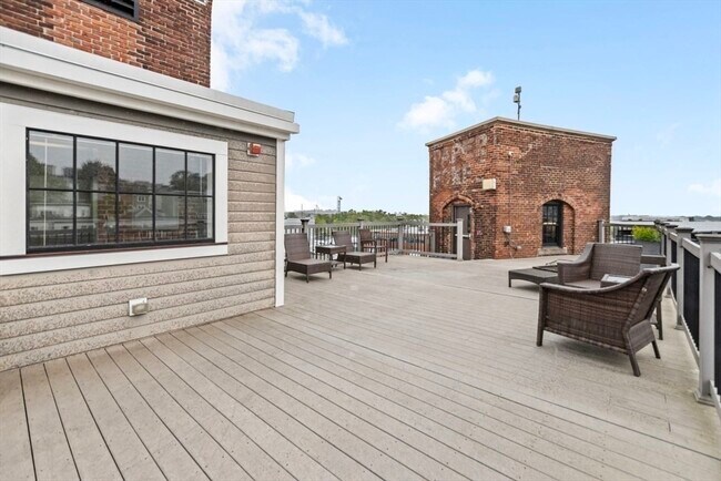 Building Photo - 88 Gerrish Ave