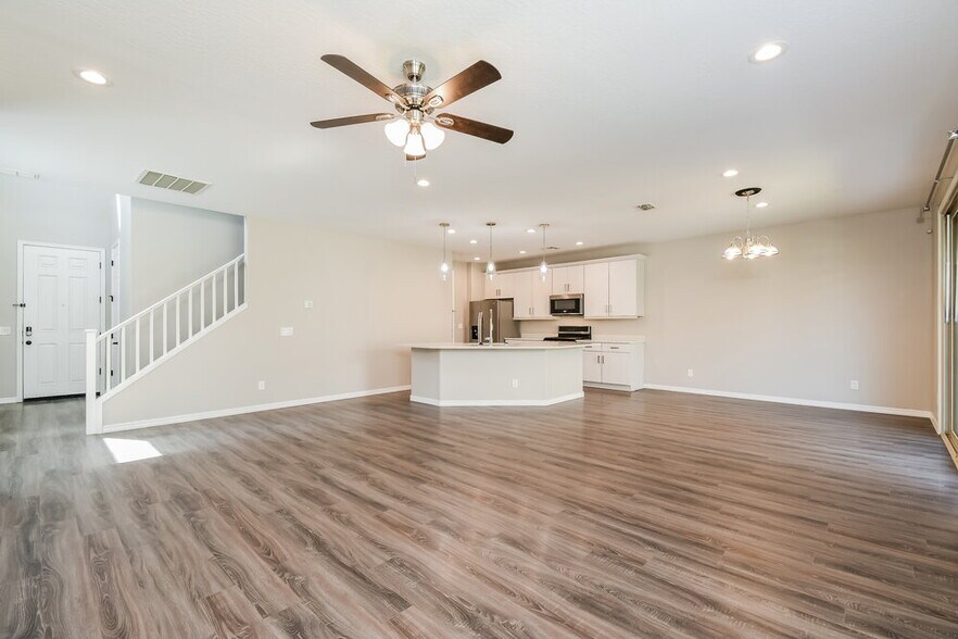 Building Photo - 9528 E Travertine Ave