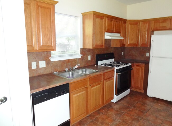 kitchen - 4704 Ledesma Rd