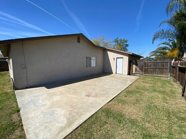 Building Photo - Tulare Home for Rent coming soon!